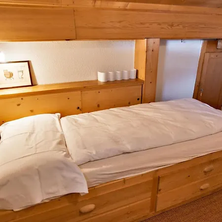 Chesa Spuondas - Celerina Apartament Celerina/Schlarigna