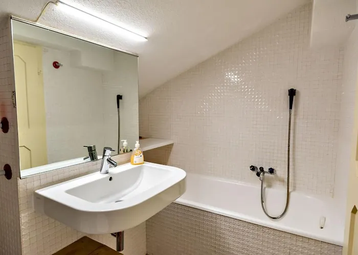 Chesa Spuondas - Celerina Apartament Celerina/Schlarigna